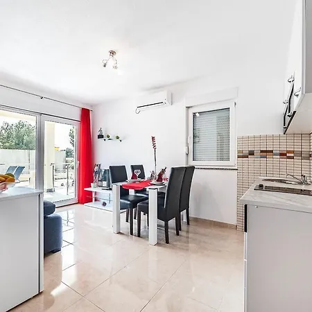 Katarina Apartment *